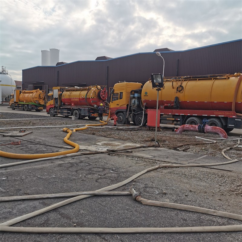 茂县污水池清理